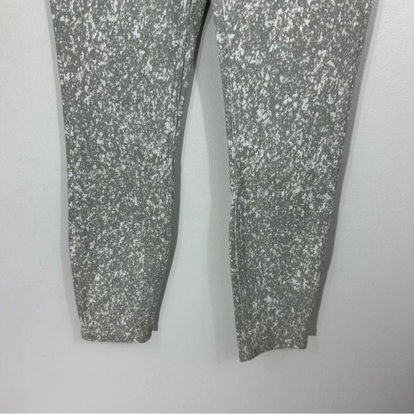 NWT Spanx Jean-ish Legging in Speckled Gray - Picture 4 of 12
